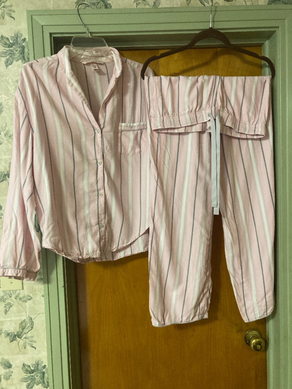 Victoria's Secret Dream Pink White Gray Striped Long Sleeve Pajamas PJs Medium